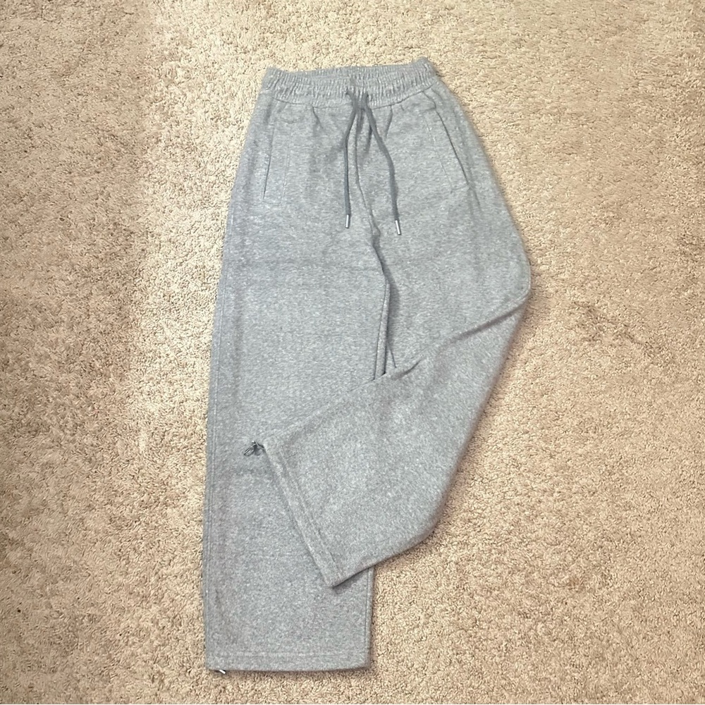 Brand new cozy fleece sweatpants — soft, warm, and perfect for winter ❄️